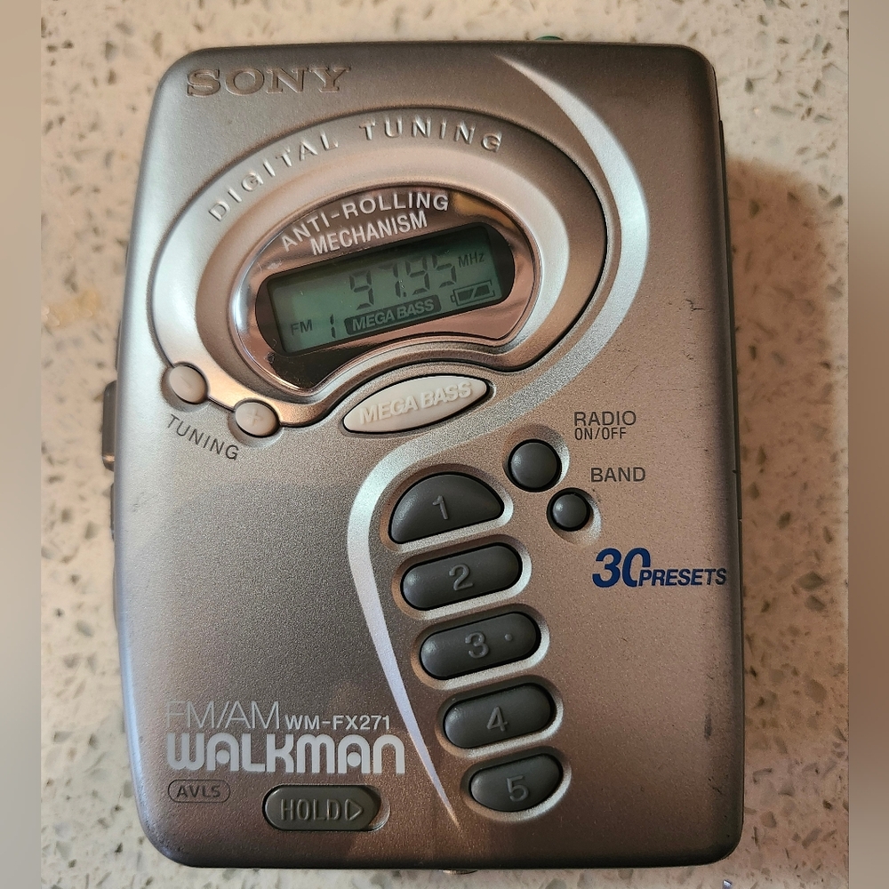 Sony Walkman WM-FX271 FM/AM Cassette Player Tested‎ and Working.